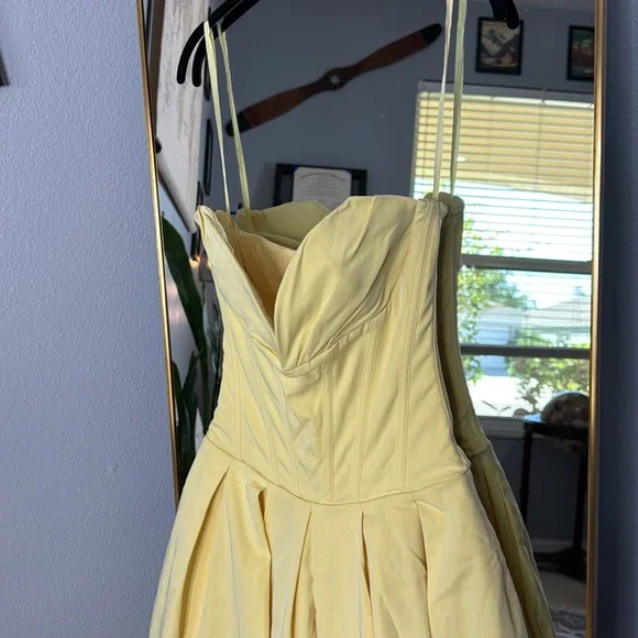 House of CB 'Lady' Sunshine Strapless Tulle Corset Midi Dress NWOT - threedaughtersproperties.com House of CB 'Lady' Sunshine Strapless Tulle Corset Midi Dress NWOT - threedaughtersproperties.com